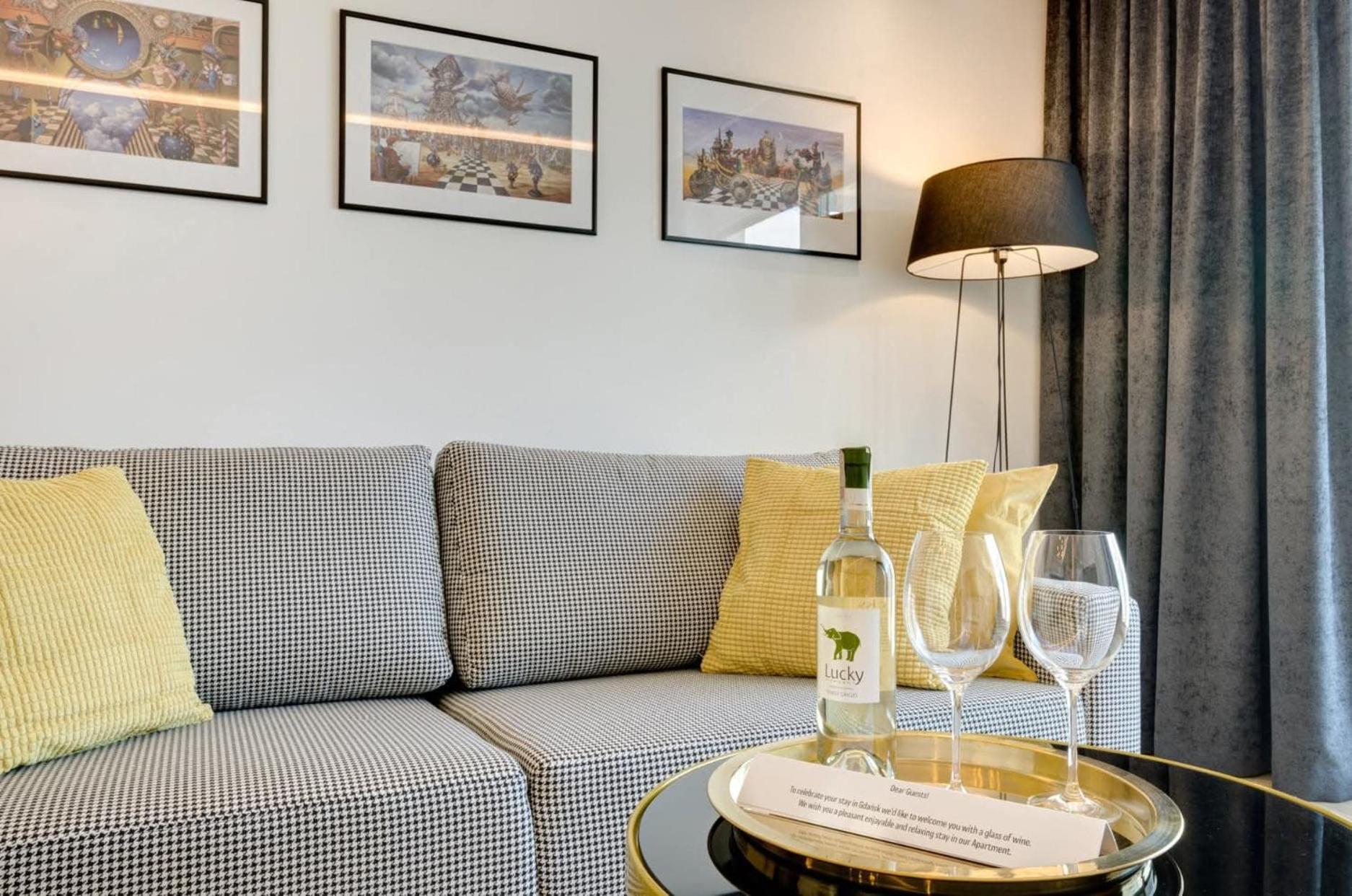 Apartamenty Angielska Grobla Q4Apartments กดัญสก์ ภายนอก รูปภาพ